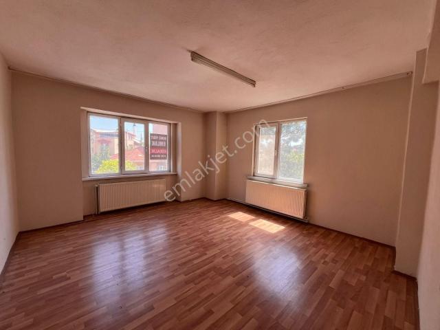 Deniz Yiğit Emlak'tan Cumhuriyet Mahallesinde Kiralık Site İçinde 3+1 Daire