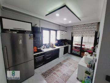Deniz Den Akçay Altınkum Mahallesinde Satılık 2+1 Modern Bakımlı Daire
