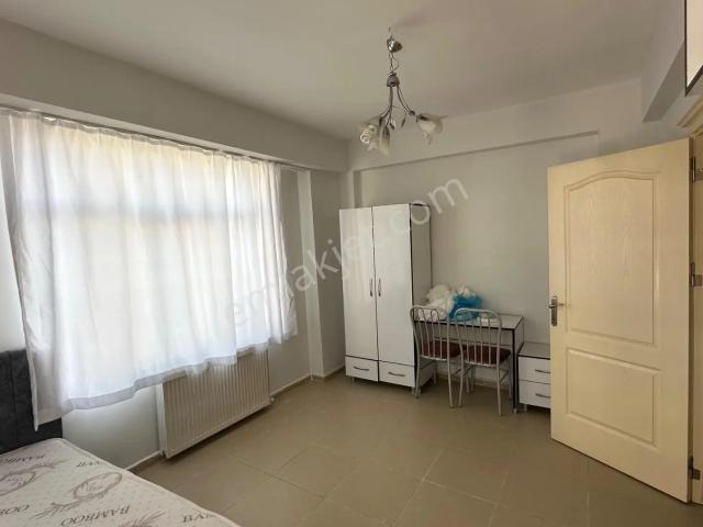 Deniz Gayrimenkul’den Şair Nabi Mah Kiralık 2+0 Eşyalı Balkonlu Merkezi Yerde Üst Kat Daire