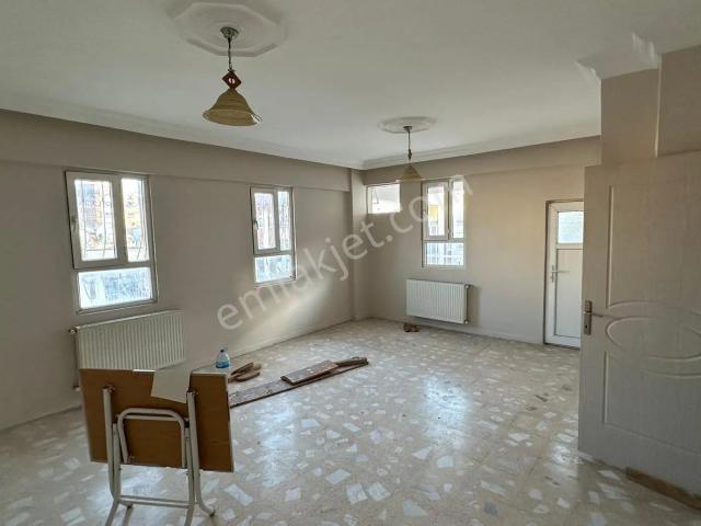 Deniz Gayrimenkul’den Ertuğrul Gazi Mah Kiralık 3+1 Üst Kat Doğalgazlı Kiralık Daire