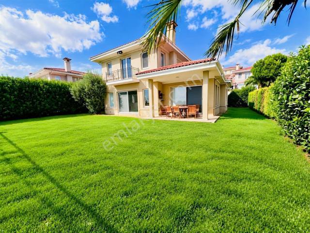 Deniz İstanbul Yakamoz Evleri Müstakil 5+1 En Ön Kiralık Villa