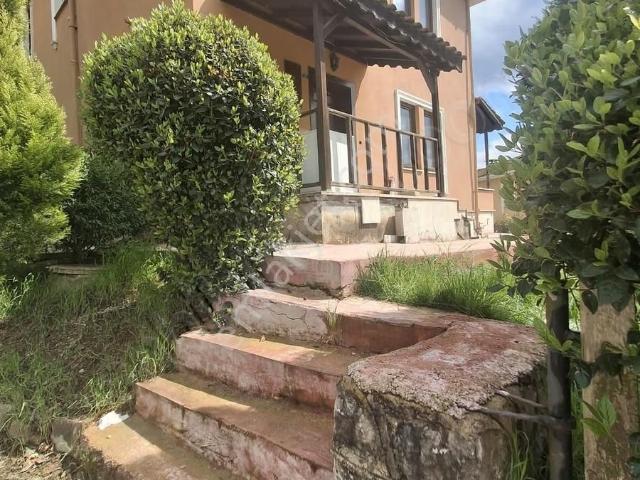 Deniz Kabuğu Evlerinde Havuzlu Site İçinde Müstakil 4+1 Villa