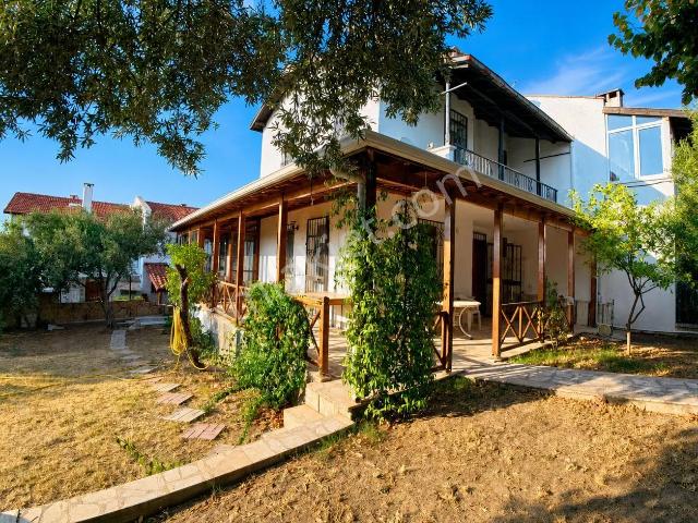 Deniz Manzaralı, 425 M² Müstakil Bahçeli Eşyalı Villa – Kiralık
