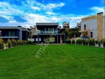 Deniz Manzaralı 6 + 2 Fırsat Villa