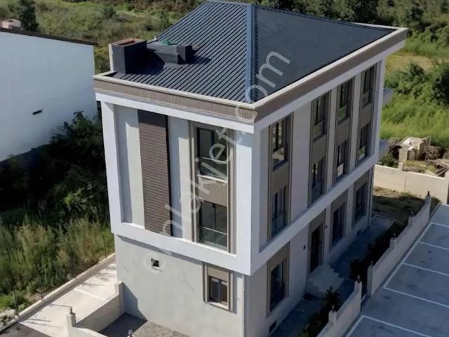 Deniz Manzaralı 320 M² Satılık ticari+tripleks Villa Fırsatı