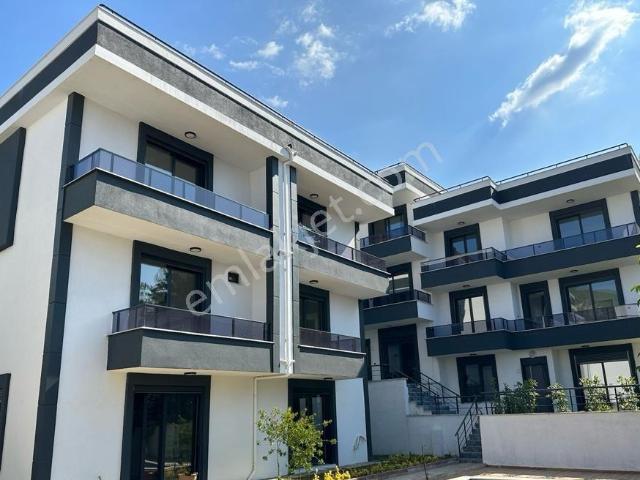 Deniz Manzaralı Triplex Havuzlu Villa