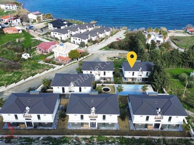 Deniz Manzaralı Villa !
