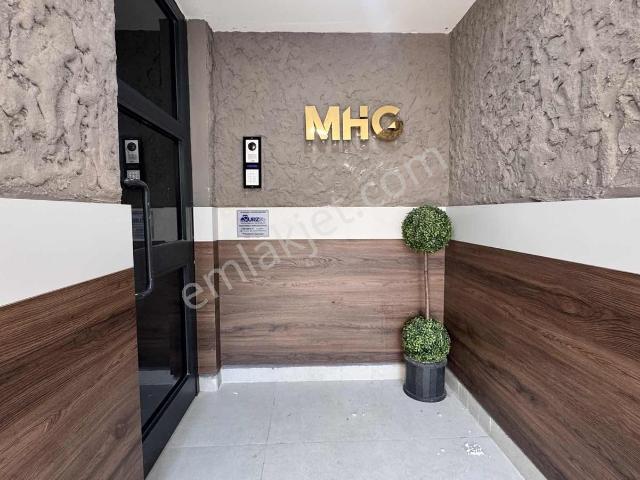 Deniz Manzaralı Havuzlu Kiralık Daire