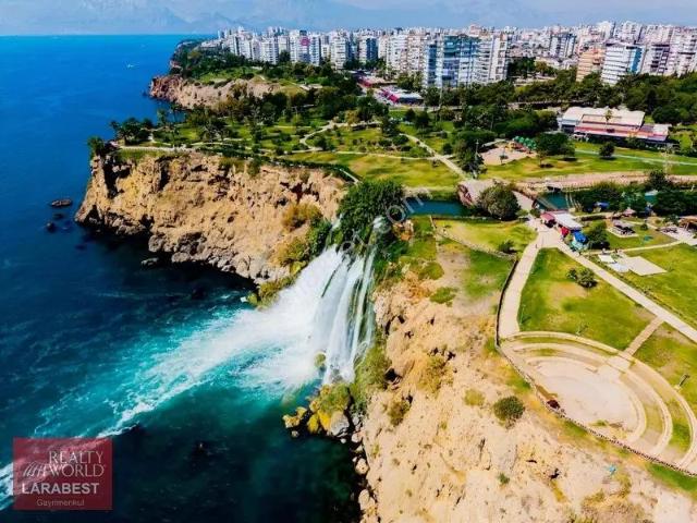 Deniz Manzaralı Lüks Havuzlu Sitede Satılık Daire