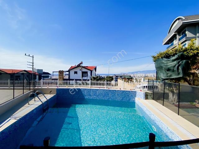 Deniz Manzaralı Müstakil Eşyalı Kiralık Villa