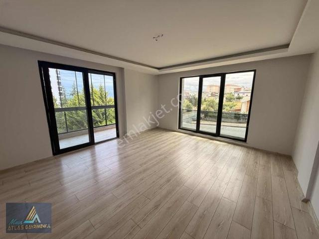 Deniz Manzaralı Salon Mutfak Ayrı 2+1 Daire