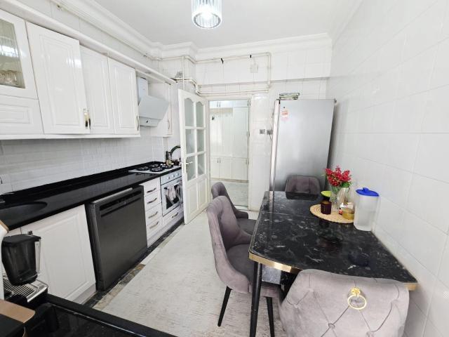 Deniz Semt Pazarı Civarı Yerden Isıtma Yüksek Giris 3+1 Kiralık