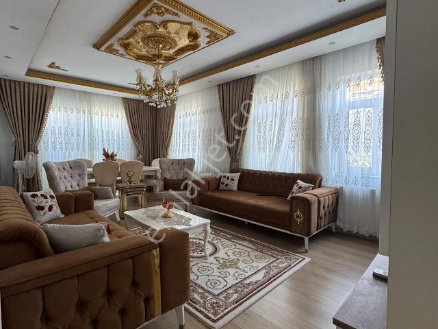 Deniz'den Yeşilyurt'da Satılık 2 Katlı Müstakil Daire