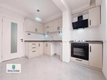 Denizden Akçay Sarıkız'da Geniş Balkonlu Modern 2+1 Daire
