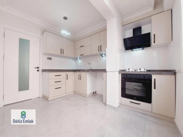 Denizden Akçay Sarıkız'da Geniş Balkonlu Modern 2+1 Daire