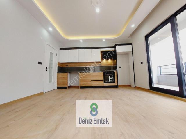 Denizden Akçayda Yeni Binada Geniş Lüks Satılık 1+1 Daire