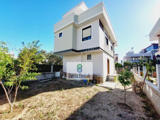 Denizden Gürede Denize 50 M Satılık 3+1 Tam Müstakil Tripleks Villa