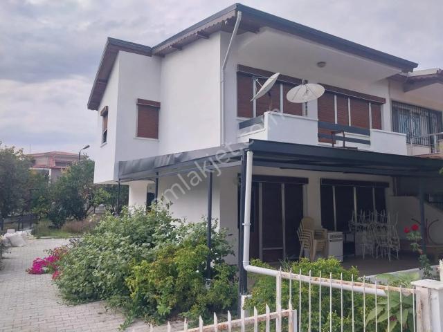 Denize 100 Metre! Kuşadası Karaova’da 350 M² Bahçeli 3+1 Villa
