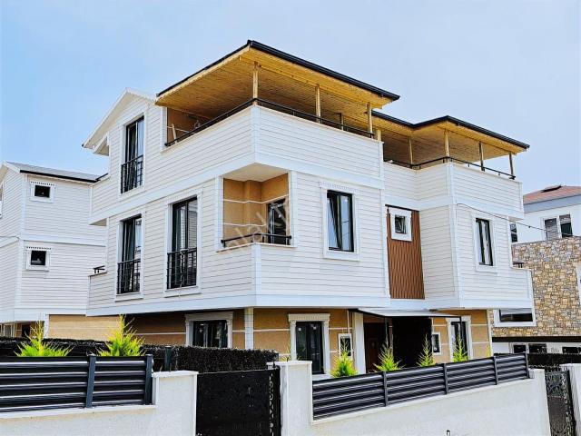 Denize 150 Mt İskanlı Teraslı Full Yapılı Villa