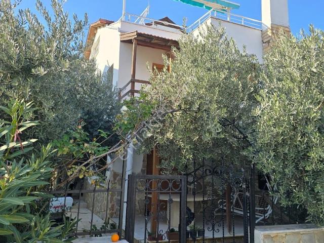 Denize 150 Metre Mesafede, Triplex Villa
