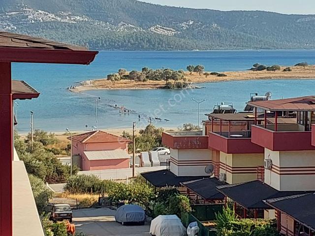 Denize 100m Villa Kendi Plaj Alanı Ve Otoparkı Mevcut Denize Havlunuzla Gidebilirsiniz