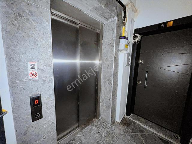 Denize 200 M Mesafede Yeni Bina Asansörlü Eşyalı Daire