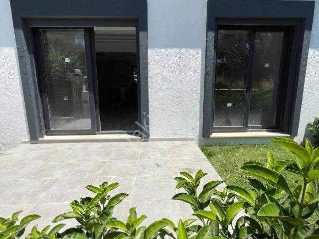 Denize 200 Metre Uzaklıkta Satılık 1+1 Bahçeli Daire