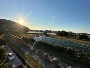 Denize 500 Metre Mesafede Deniz Manzaralı 2+1 Daire