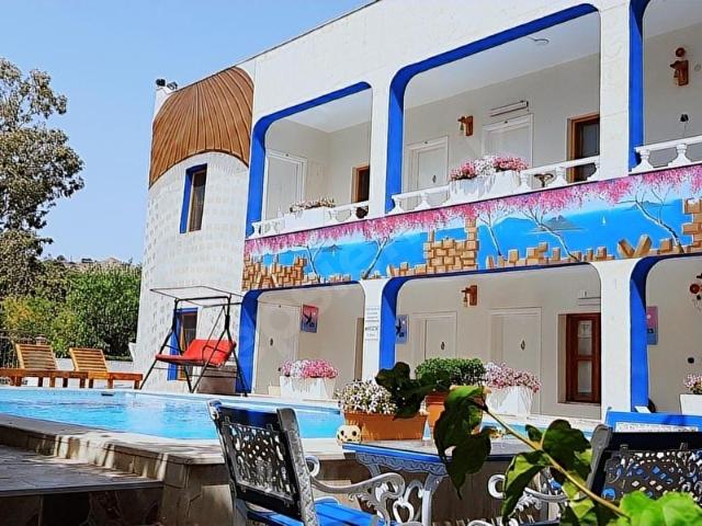 Denize 5 Dk yürüme mesafesinde Satılık Butik Otel