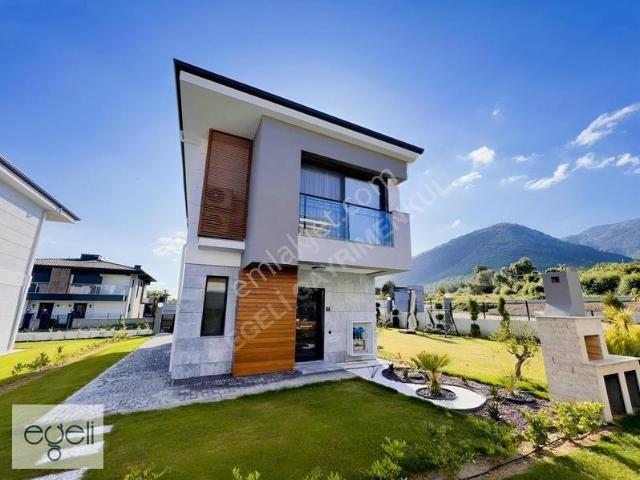 Denize 700m Mesafede Eşyalı Müstakil 3+1 Villa