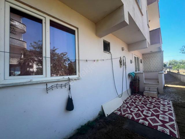 Denize Birinci Parselde Satılık 1+1 Bahçeli Fırsat Daire