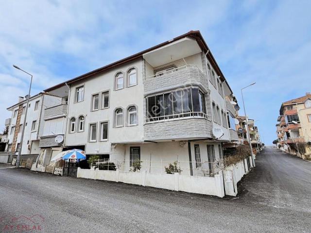 Denize Çok Yakın Konumda Mutfak Ayrı 2+1 100m2 Fırsat Daire