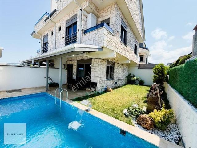 Denize Sıfır 4+1 Müstakil Isıtmalı Havuzlu Villa