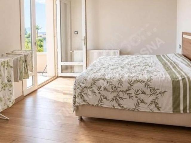 Denize Sıfır! 4+2 Eşyalı Dubleks Daire Yıllık Kiralık