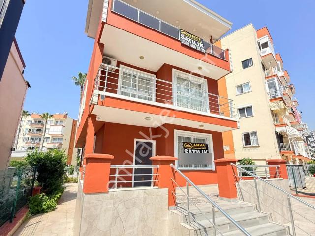 Denize Sıfır Bağımsız Site İçerisinde Ful Yapılı Villa