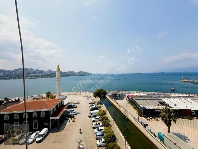 Denize Sıfır Eşyalı Kiralık 3+1 Daire Gemlik Merkezde