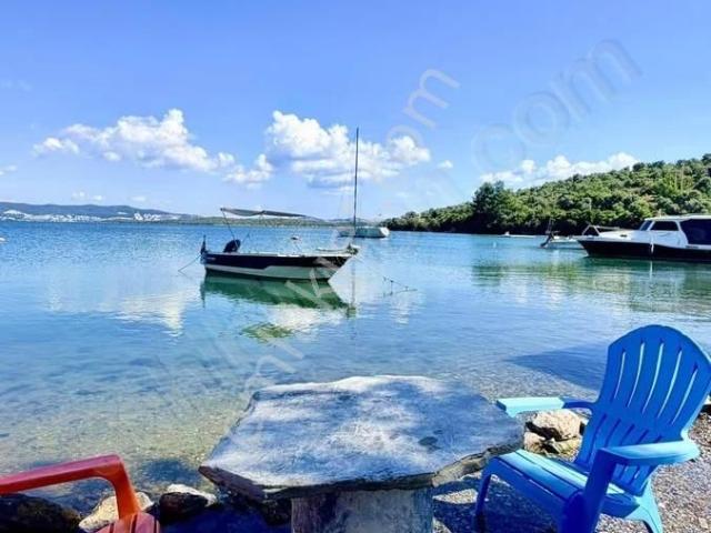 Denize Sıfır | Eşyalı | Yeni Tadilatlı | Teraslı 4+1 Villa