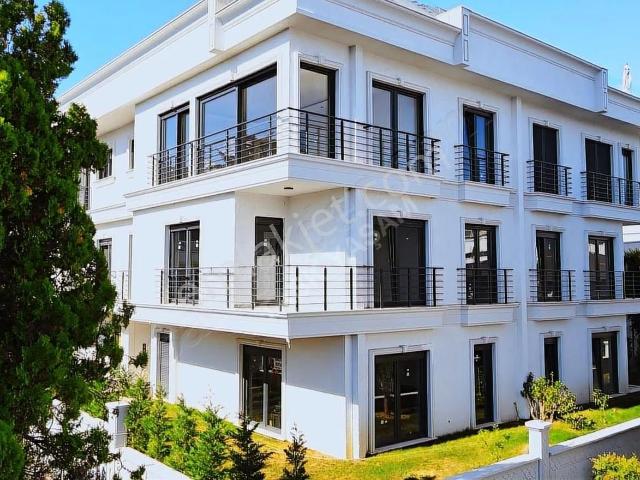 Denize Sıfır | Full Deniz Manzaralı | 60 M² Özel Bahçeli 2+1