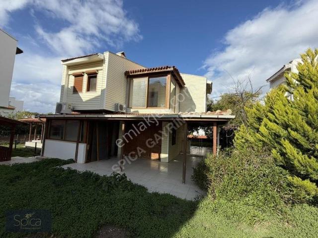 Denize Sıfır Ovacık Sağlık Sitesinde Satılık Villa