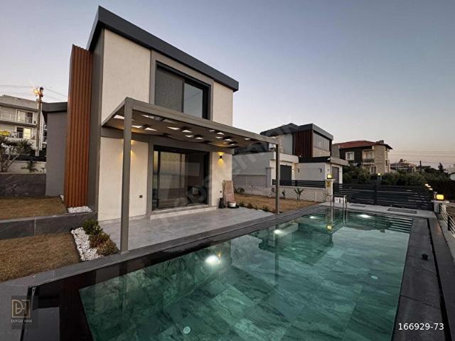 Denize Sıfır Satılık Tam Müstakil Villa