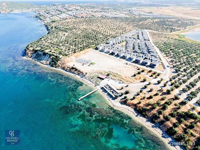 Denize Sıfır Sitede Modern Mimari 3+1 Satılık Müstakil Villa