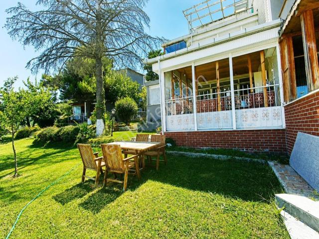 Denize Sıfır Sitede Eşyalı Deniz Manzaralı 4+2 Lüks Villa