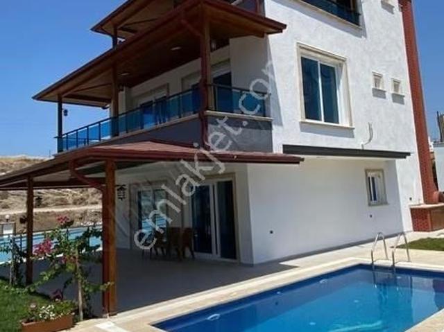 Denize Sıfır Ultra Lüks Villa