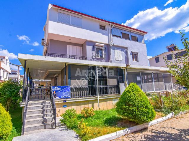 Denize Sadece 250 Metre Mesafede 4+1 Satılık Eşyalı Villa​
