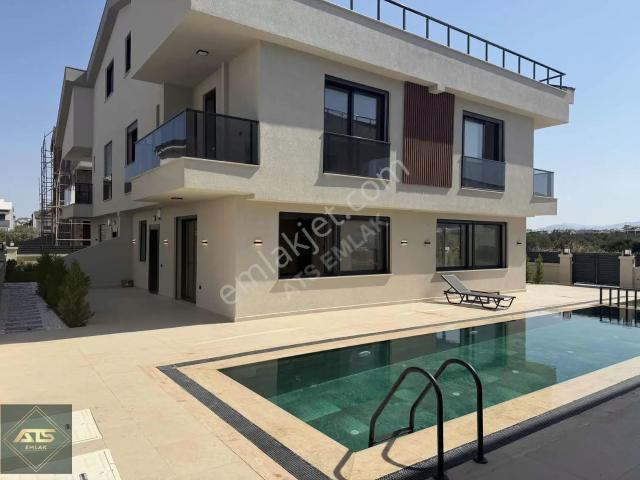 Denize Yakın 3+1 Akıllı Sistem Site İçi Satılık Villa