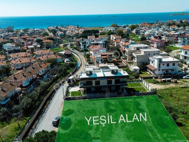 Denize Yakın, Geniş Bahçeli, Önü Kapanmaz Yeşil Alan Lüks Villa