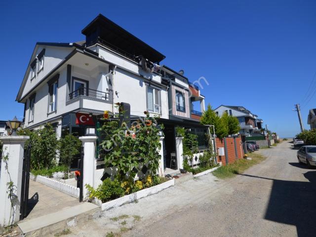 Denize Yakın Full Eşyalı 3+1 Kapalı Cam Balkonlu Tripleks Villa