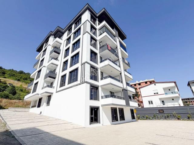 Denize Yakın Salon Ayrı 2+1 Sıfır Çift Banyolu Daire