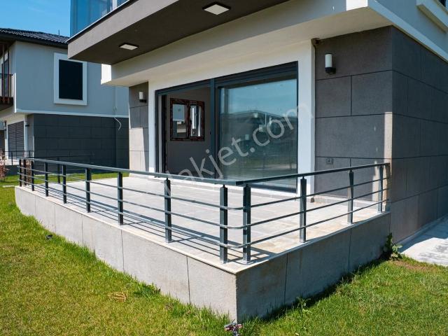 Denize Yakın, Site İçi, Havuzlu, Güvenlikli Lüks Villa