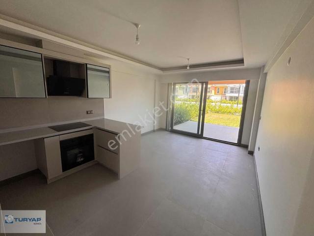 Denize Yakın Site İçi Lüks 1+1 Daire